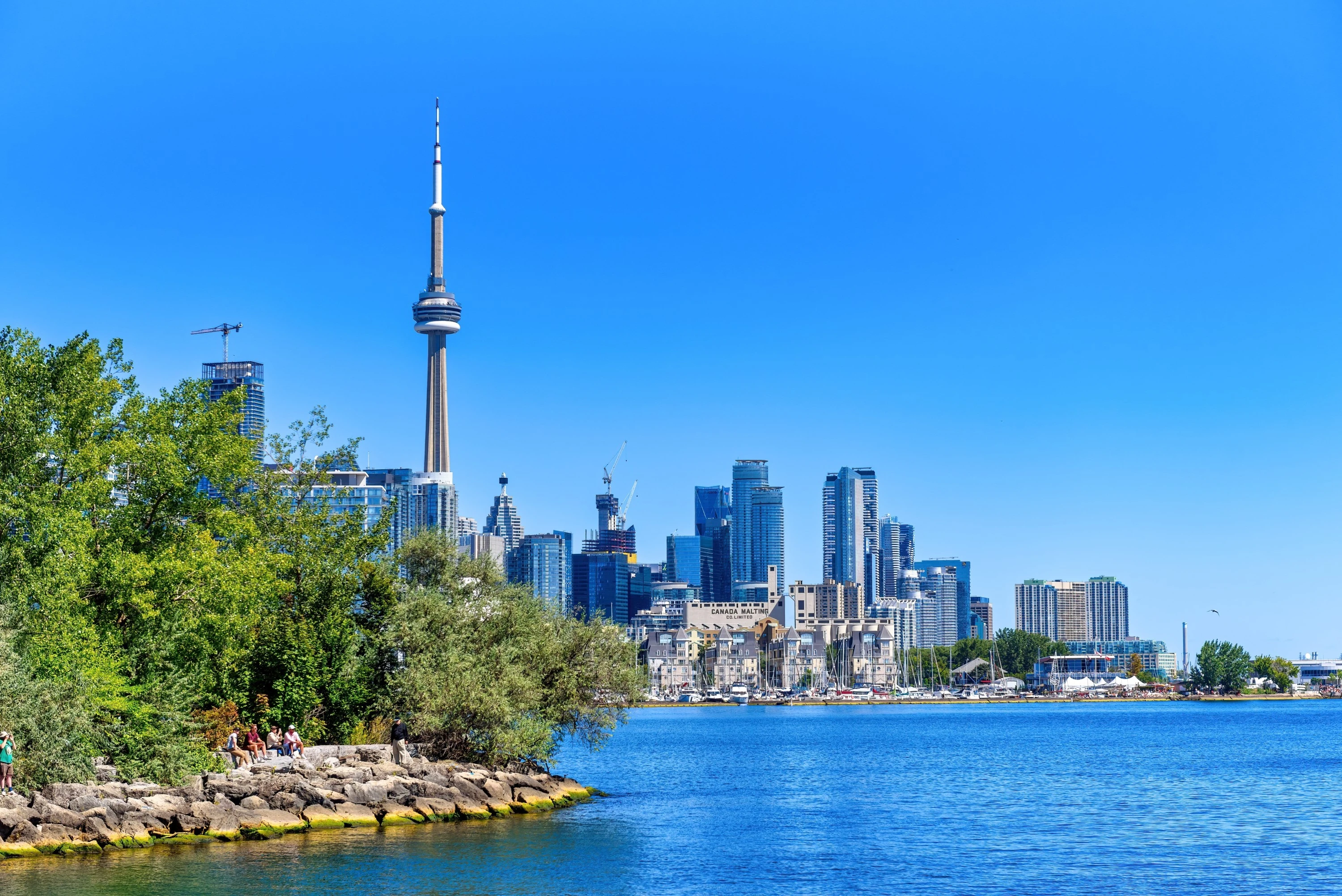 How much do you need to earn to live comfortably in Toronto? [2025]