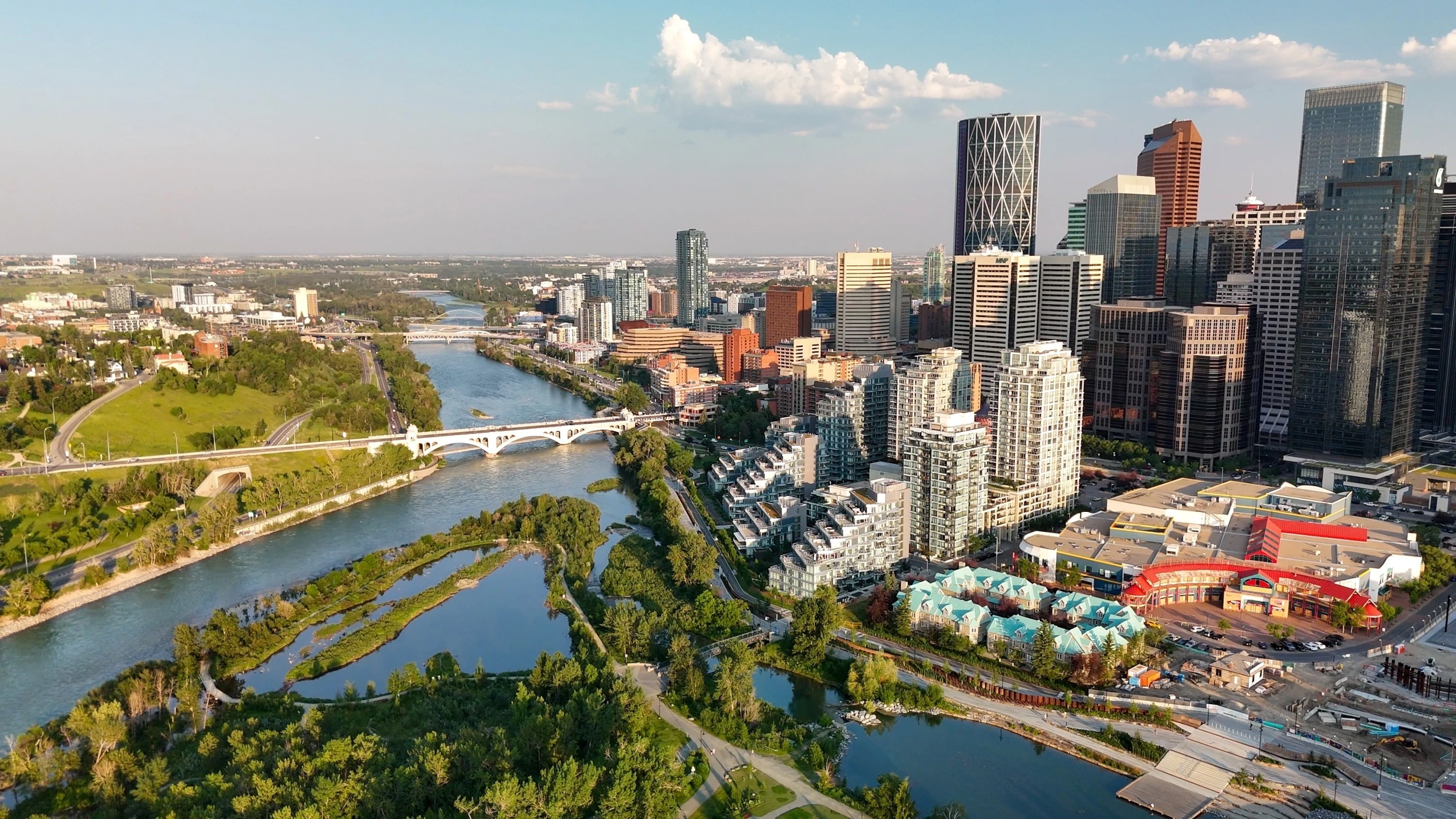 How much do you need to earn to live comfortably in Calgary? [2024]