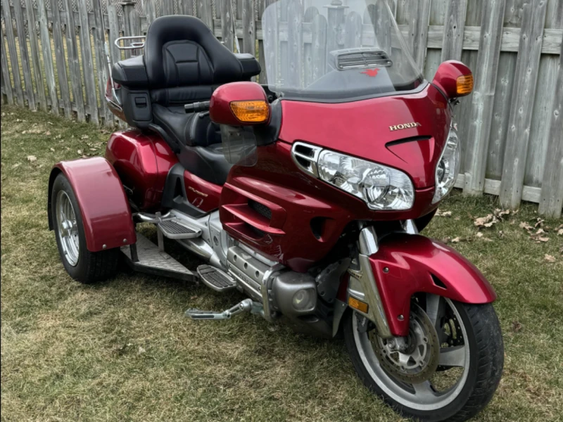 Motorcycle Honda GL 1800 with trike kit