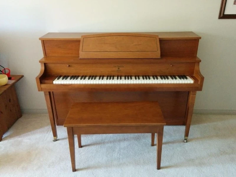 La Ronde Willis piano