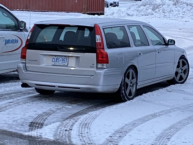 Volvo V70 R