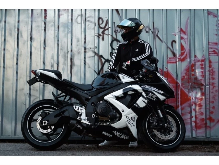 Motorcycle suzuki gsxr 750