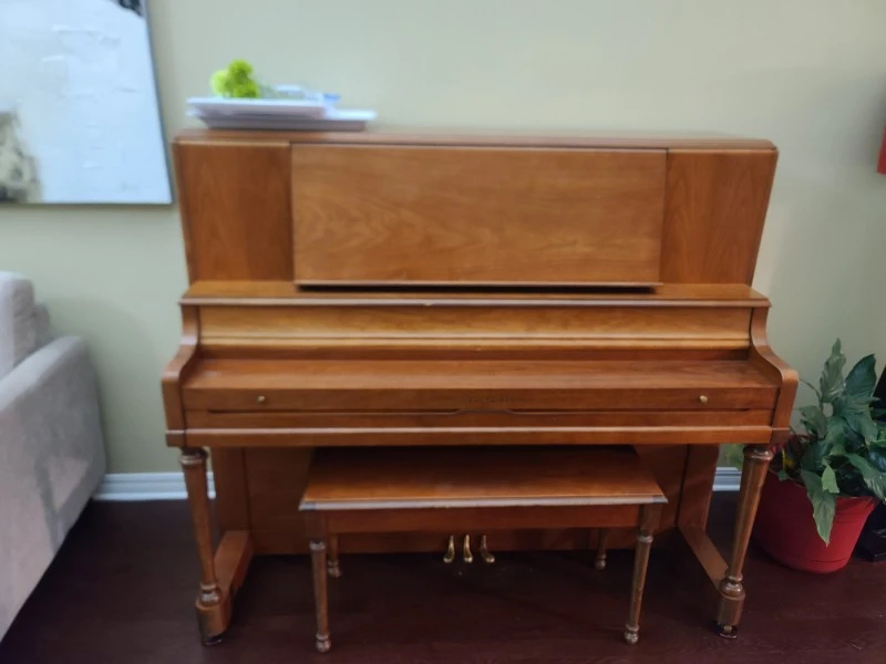 Heintzman piano